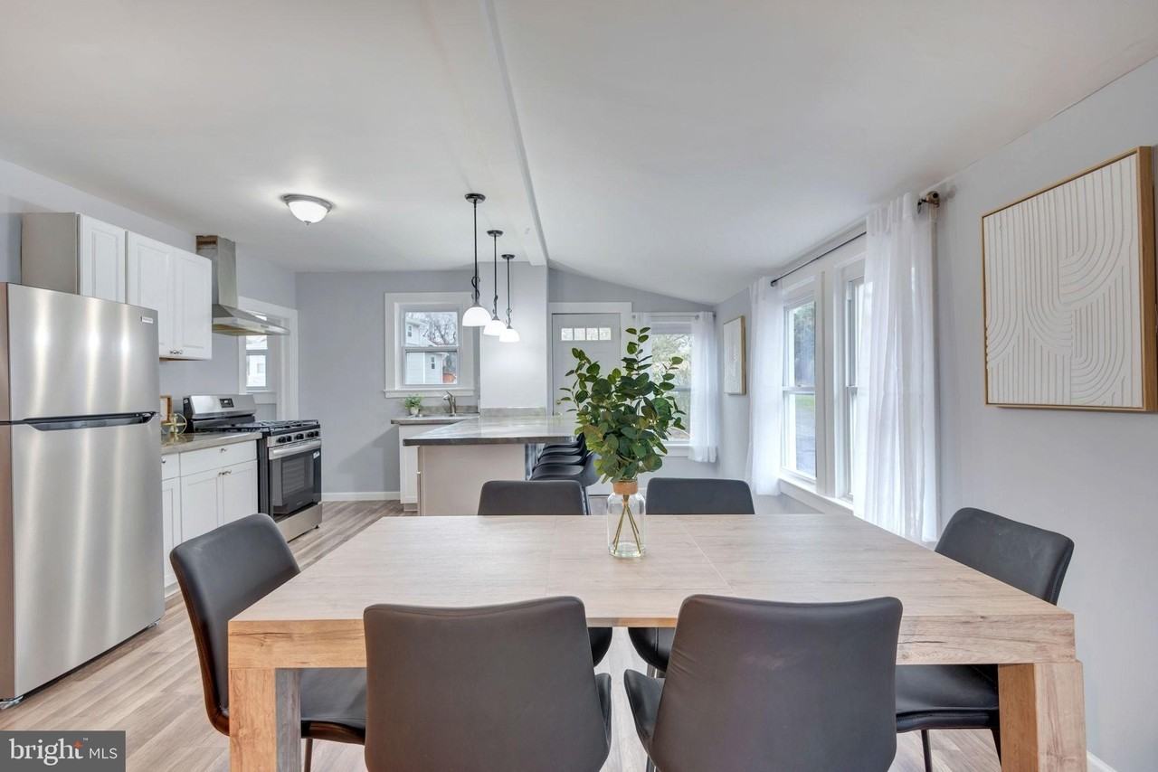 504 Capitol Heights Blvd - Photo 6 of 25