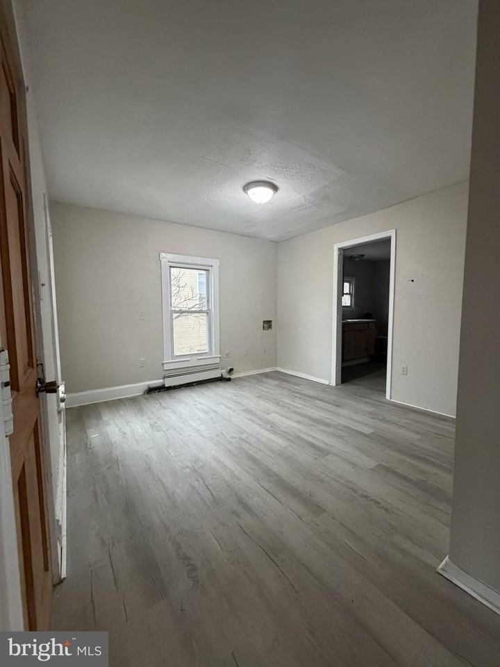 615 S 7th St - Photo 3 of 15