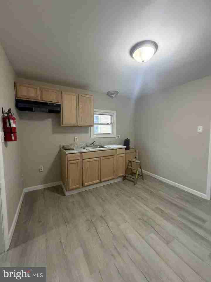 615 S 7th St - Photo 4 of 15