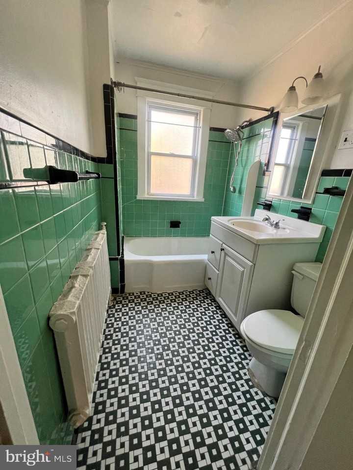 413 N Haddon Ave - Photo 4 of 9