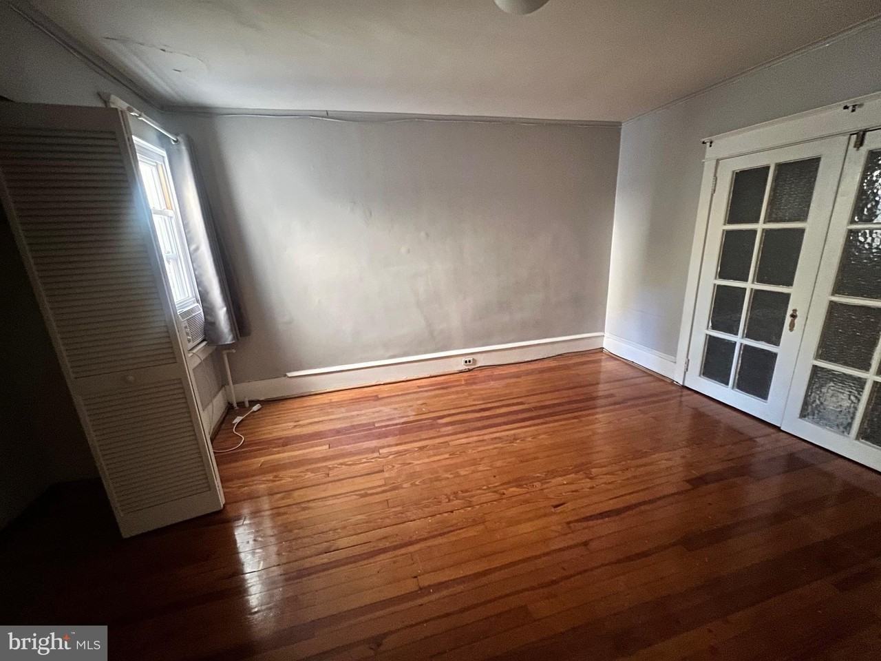 413 N Haddon Ave - Photo 5 of 9