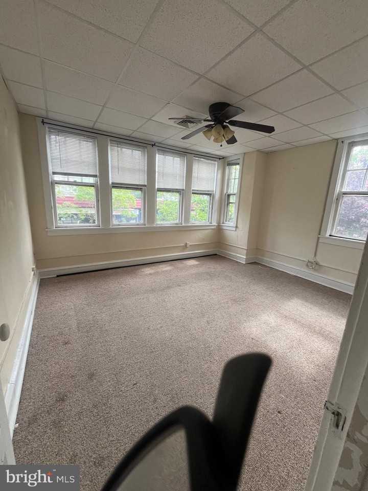 742 Haddon Ave - Photo 2 of 5