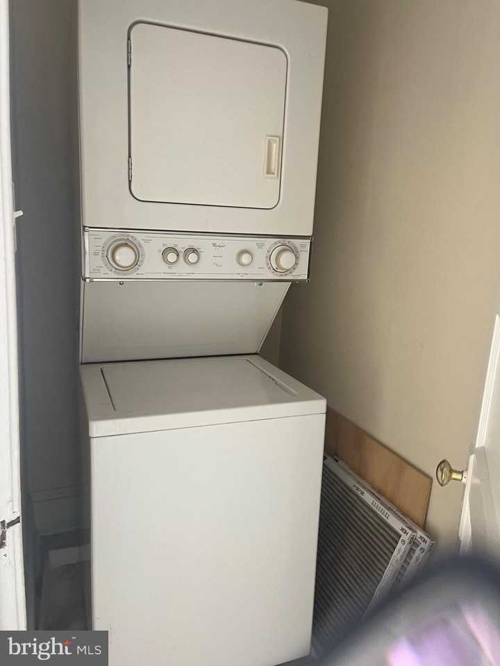 742 Haddon Ave - Photo 3 of 5