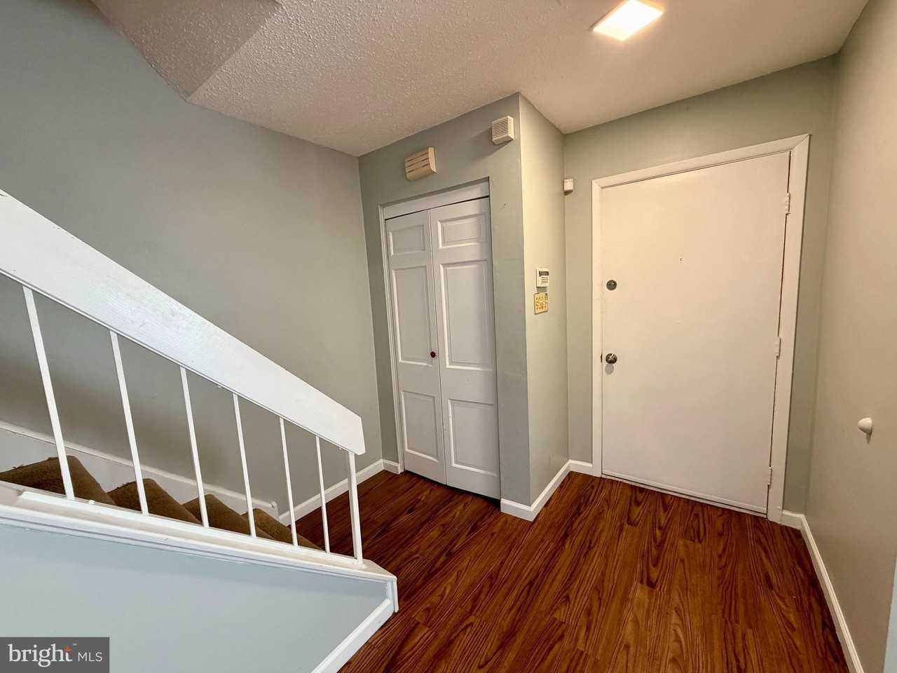 33 Georgetown Rd - Photo 3 of 27