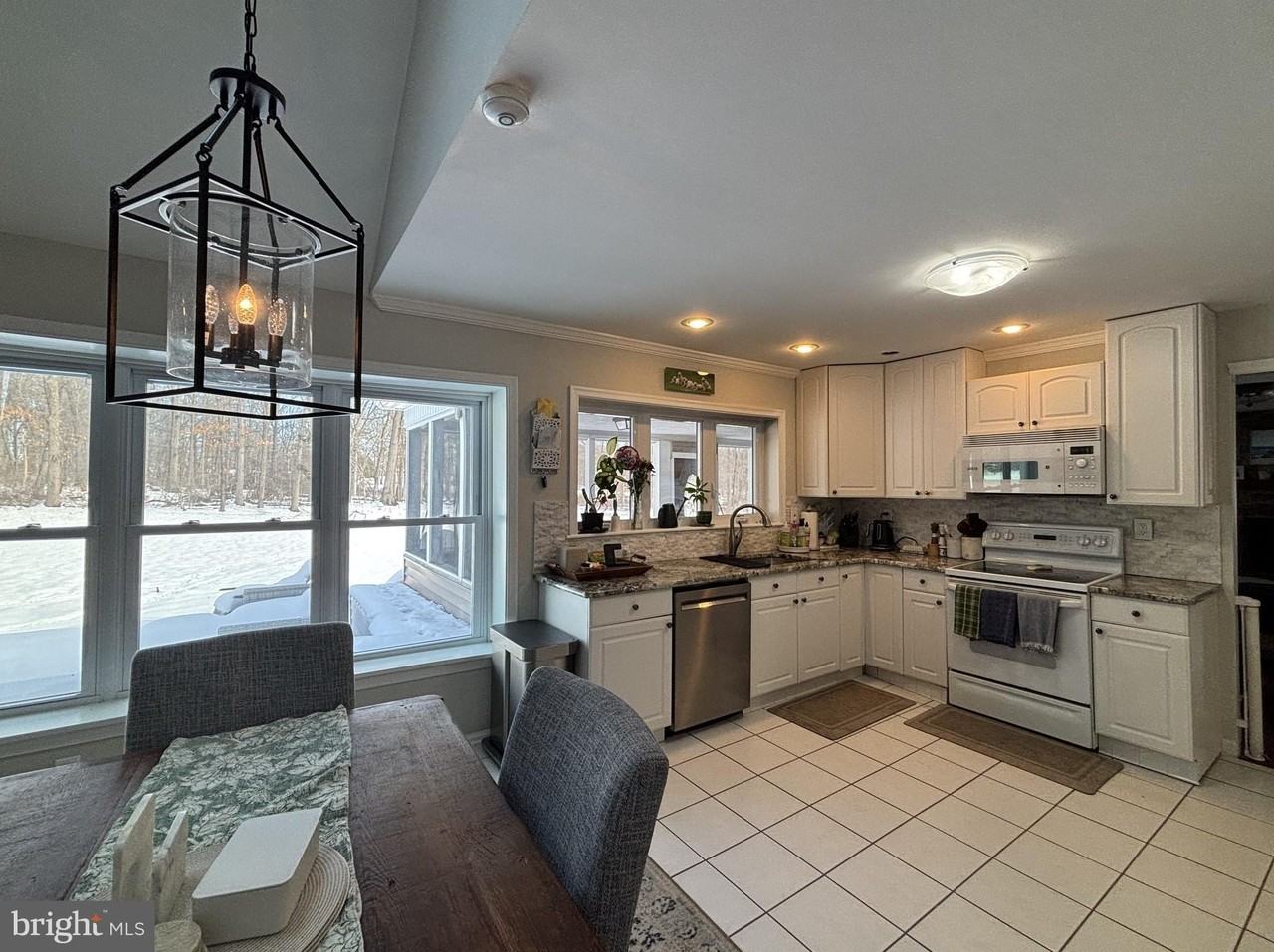 110 PINE Lane unit: Main House - Photo 3 of 24