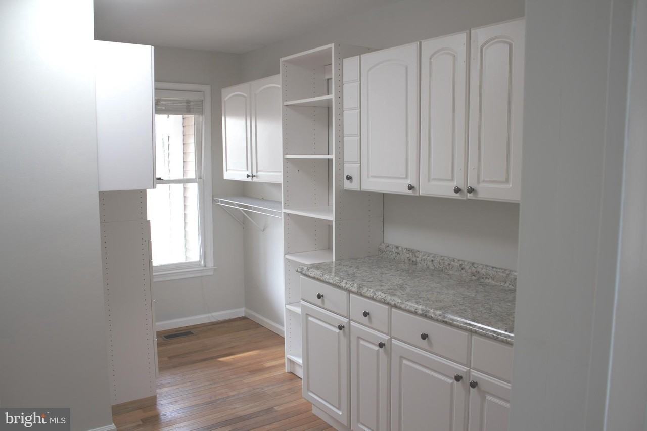 110 PINE Lane unit: Main House - Photo 4 of 24