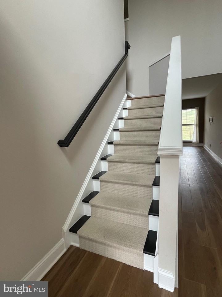 296 N Caldwell Cir - Photo 2 of 27