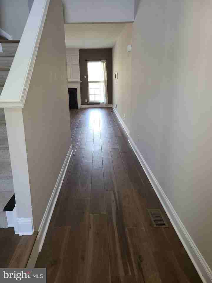 296 N Caldwell Cir - Photo 3 of 27