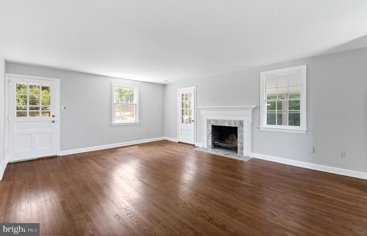 3731 School Ln - Photo 7 of 31