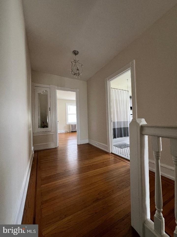 111 Chestnut Ave - Photo 5 of 33