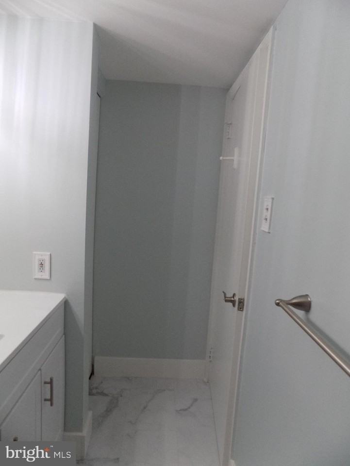 106 Bancroft Rd Unit 1g - Photo 5 of 14