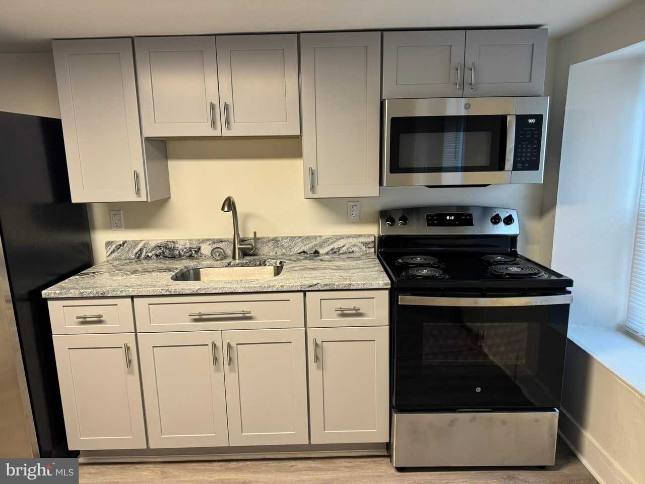 20 Richardson St - Photo 6 of 27