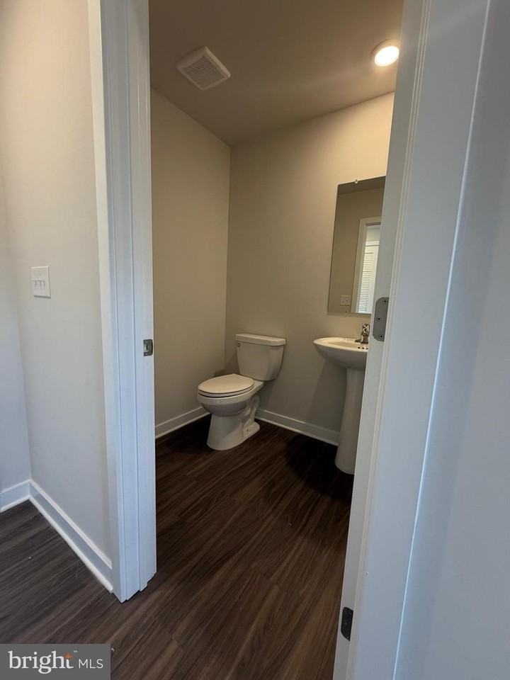 33 E Front St - Photo 3 of 32