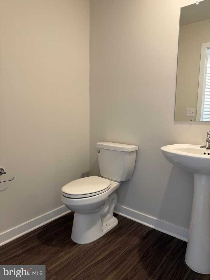 33 E Front St - Photo 4 of 32