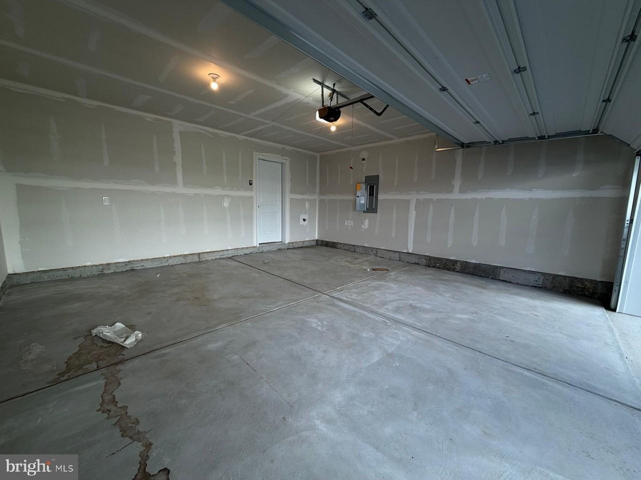 33 E Front St - Photo 5 of 32