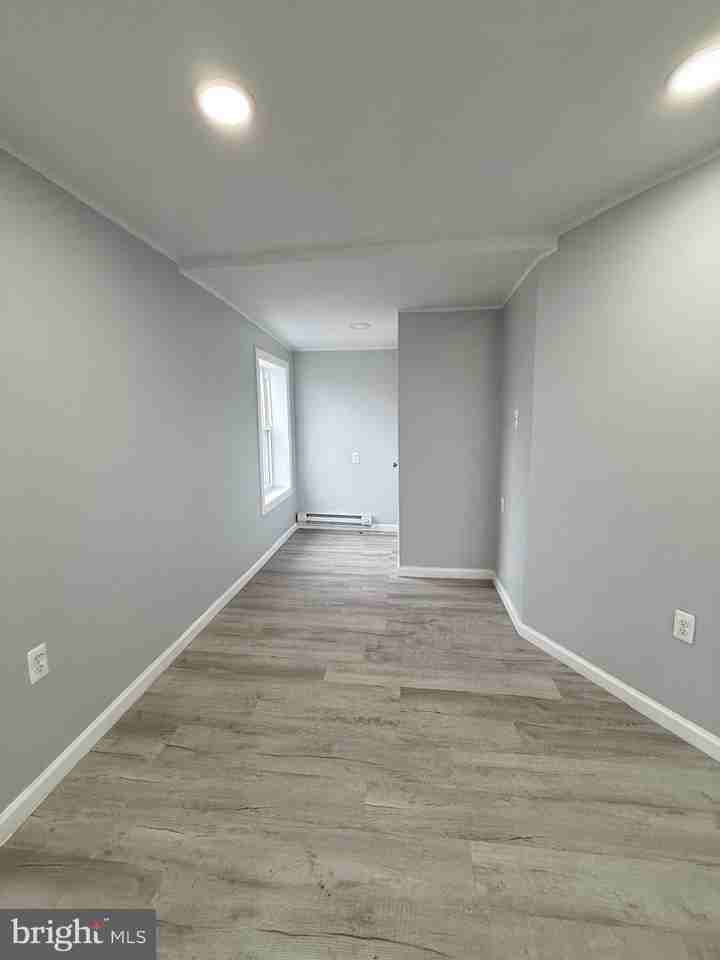 273 W York St - Photo 7 of 14