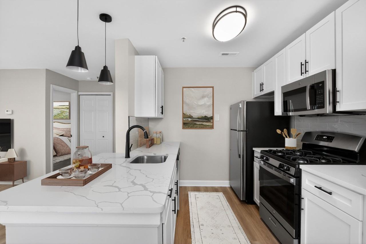 Eagle Rock Apartments at Columbia Pike - Photo 2 of 22