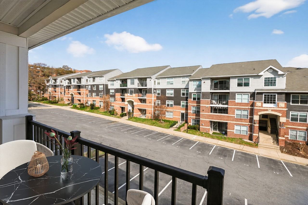 Eagle Rock Apartments at Columbia Pike - Photo 7 of 22