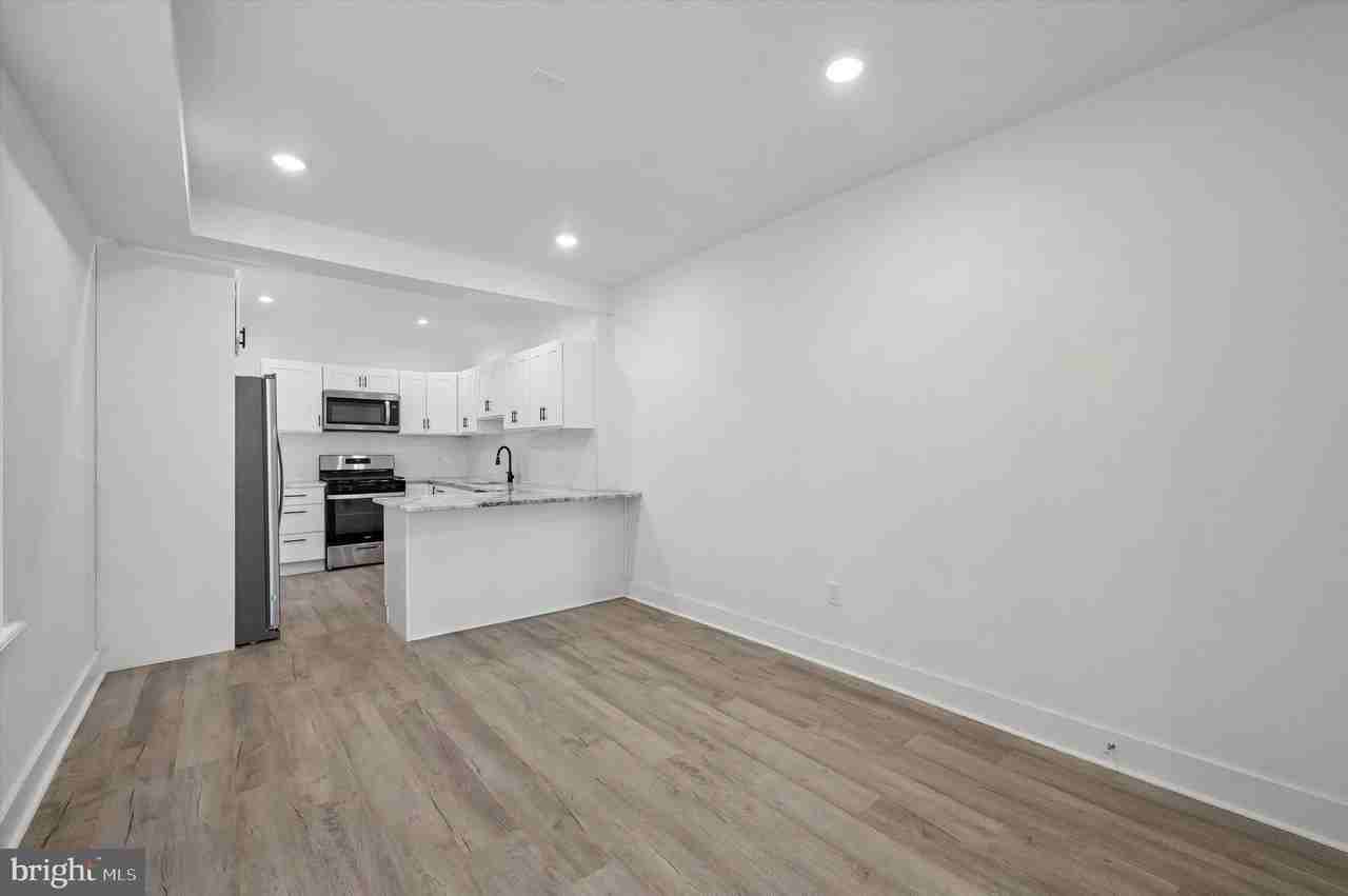 2716 W Montgomery Ave - Photo 7 of 16