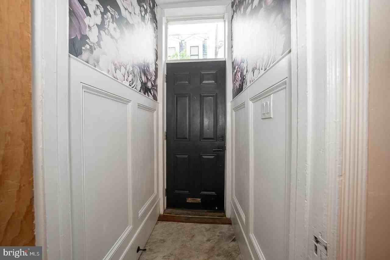 759 N Judson St - Photo 3 of 25