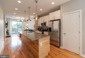 featured image of 2029 E Huntingdon St