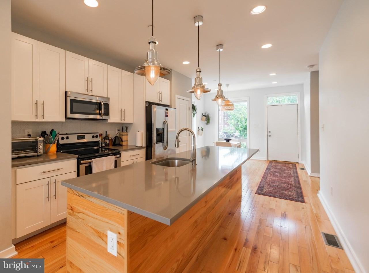 2029 E Huntingdon St - Photo 4 of 38