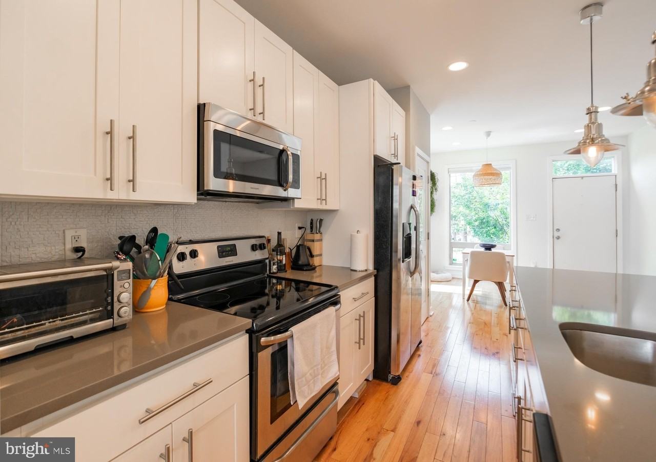 2029 E Huntingdon St - Photo 5 of 38