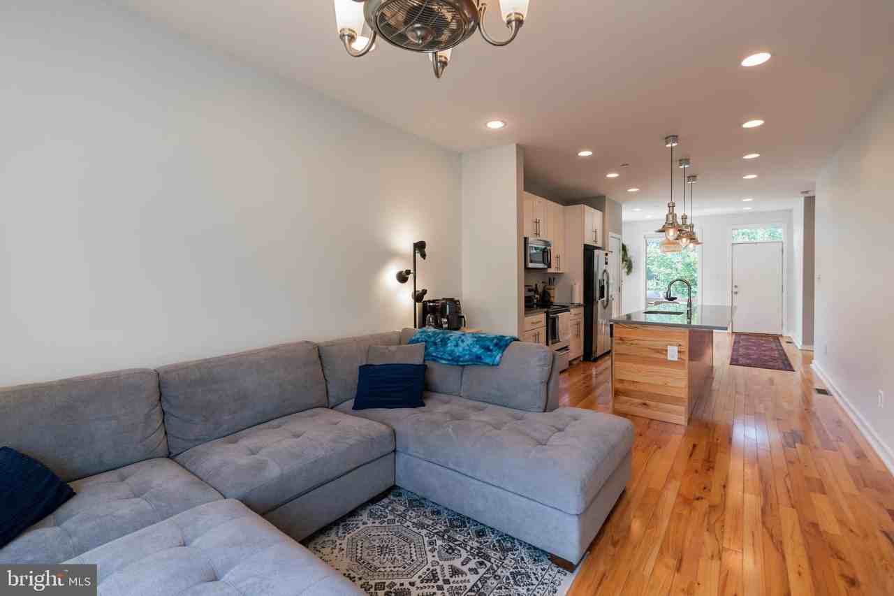 2029 E Huntingdon St - Photo 7 of 38