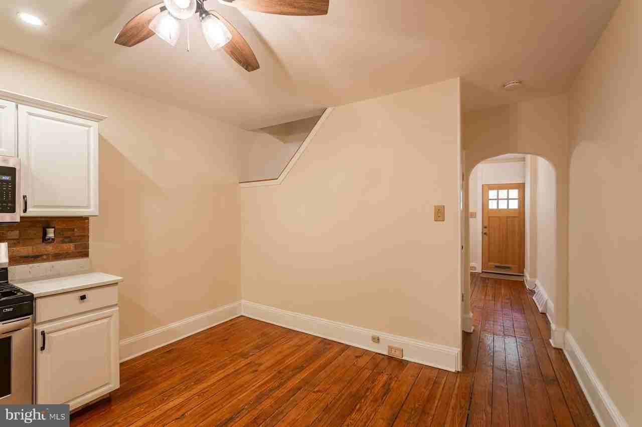 4562 Silverwood St - Photo 7 of 28