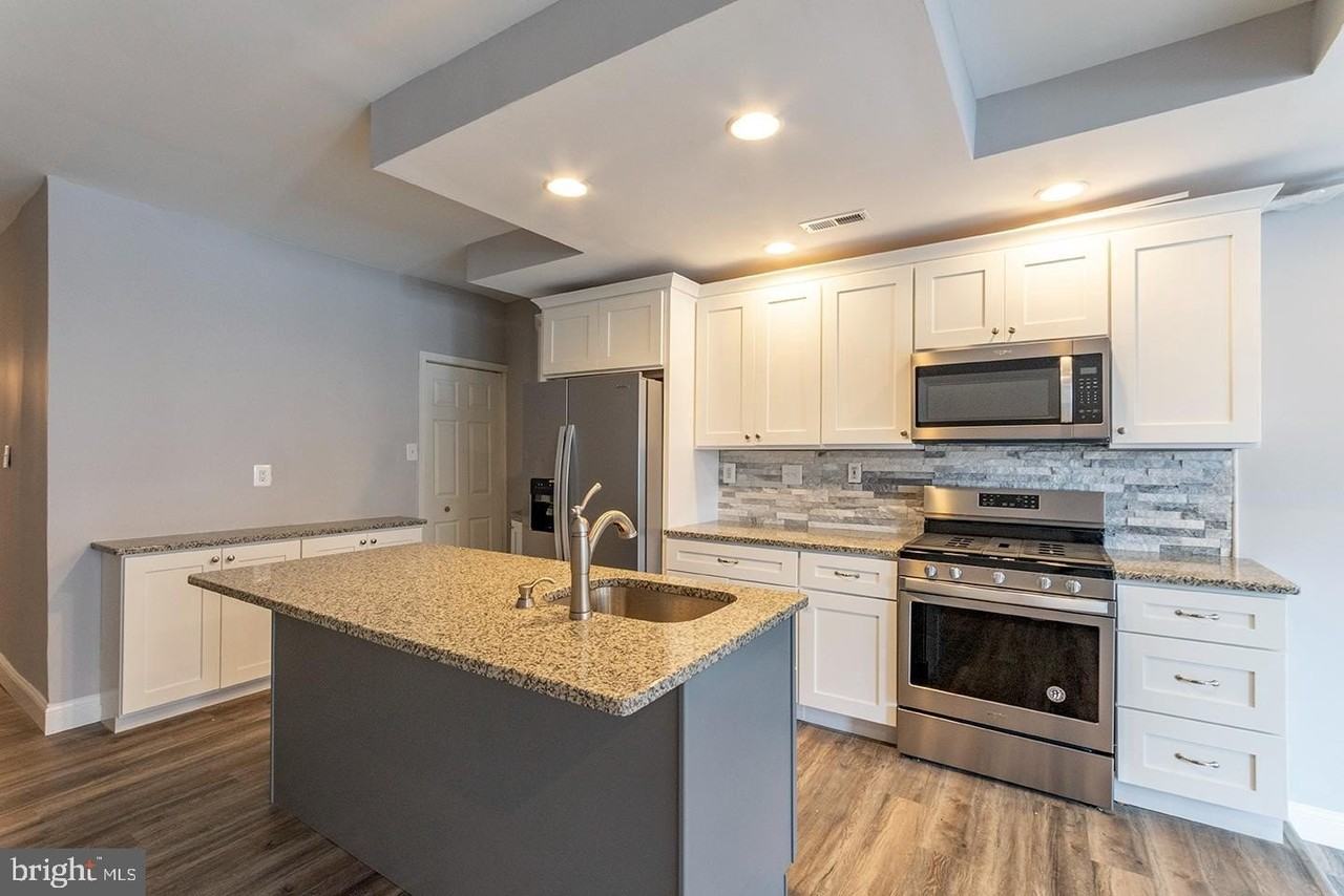 228 Hermitage St - Photo 2 of 21