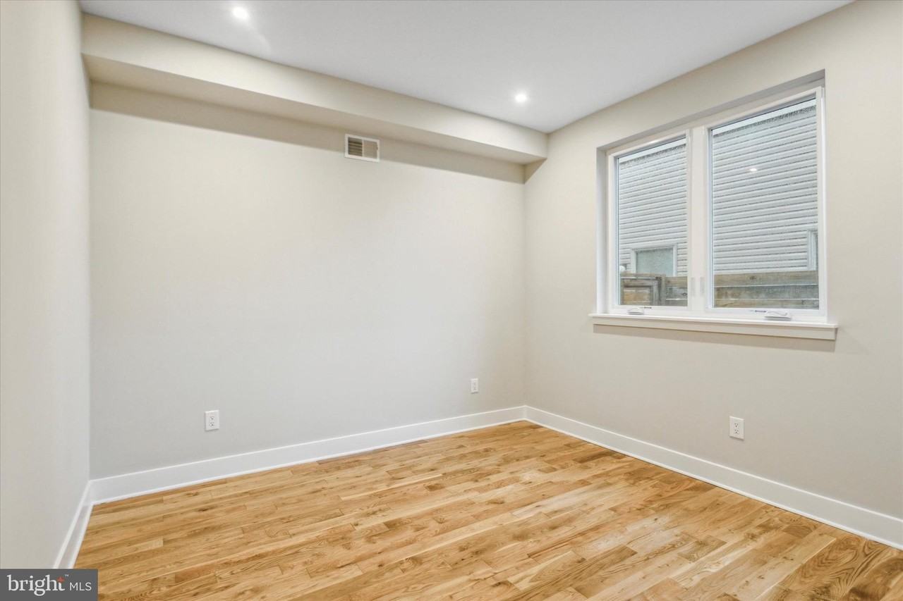 2633 Annin St Unit 2 - Photo 3 of 6