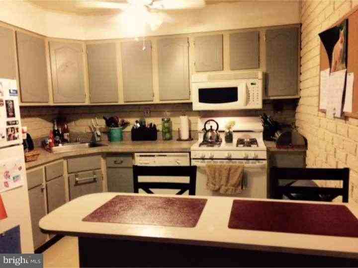 12044 Abby Rd Unit 1fl - Photo 4 of 9