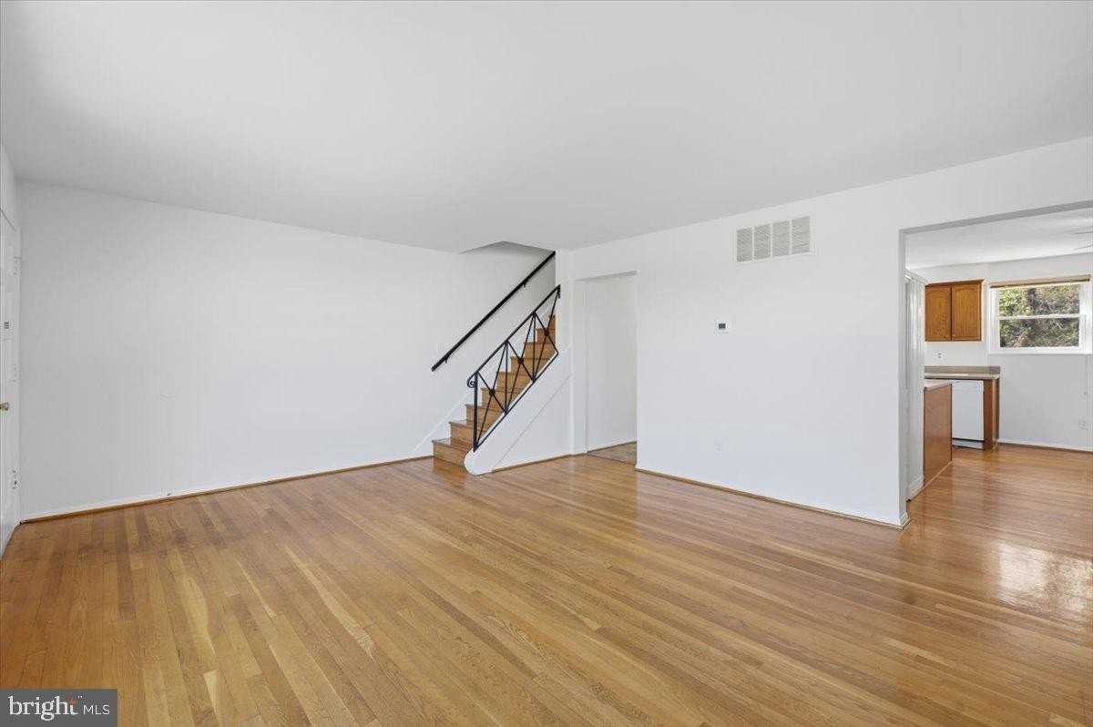 5039 8th Rd S - Photo 3 of 35