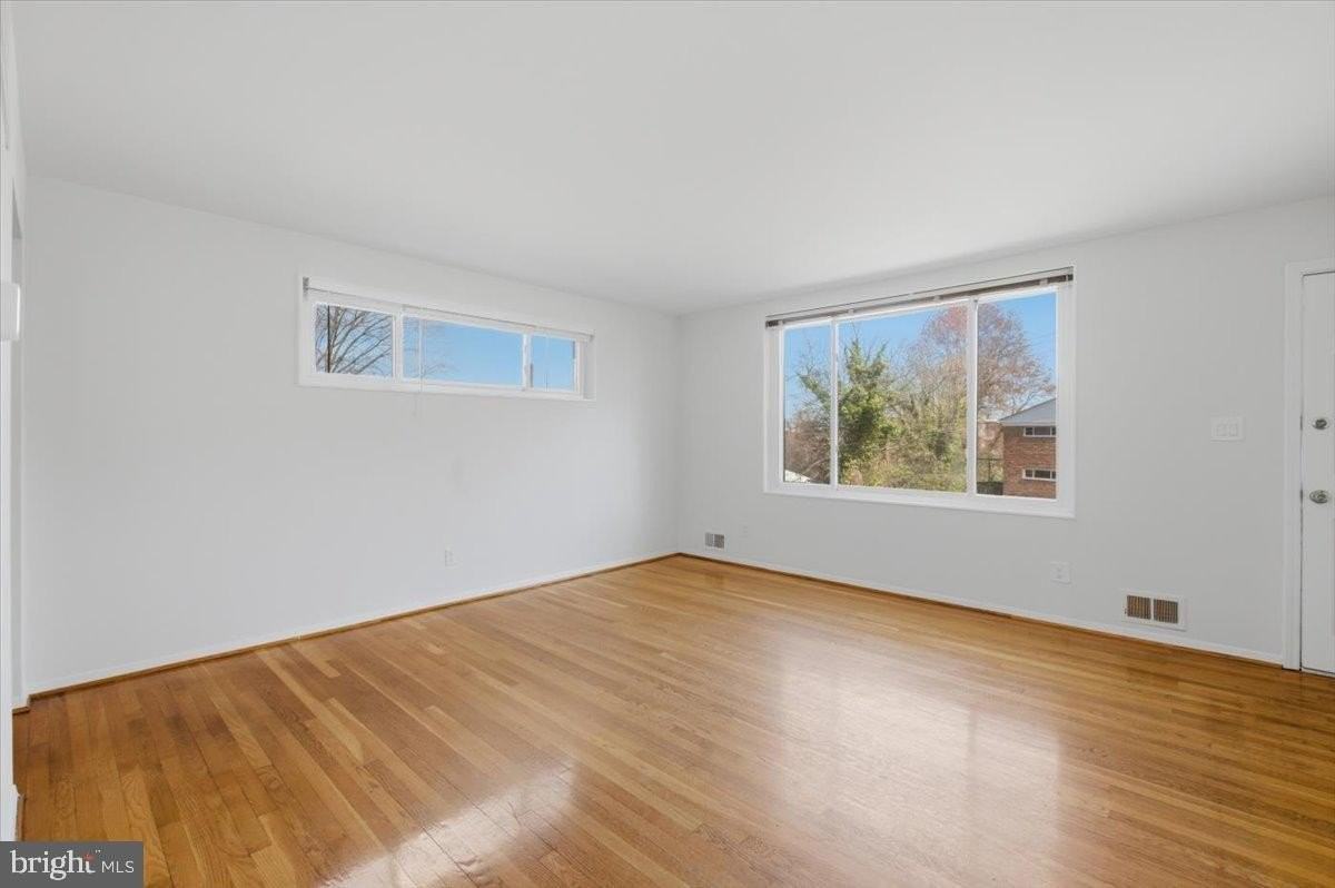 5039 8th Rd S - Photo 4 of 35