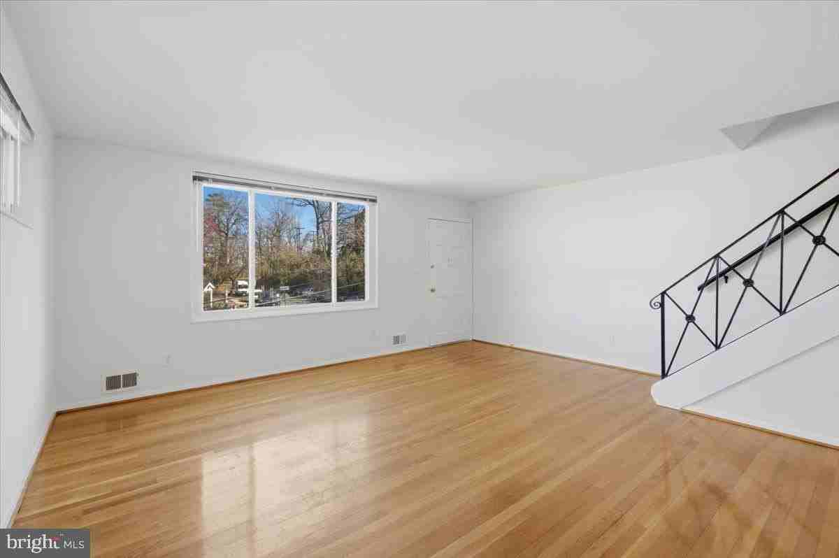 5039 8th Rd S - Photo 5 of 35