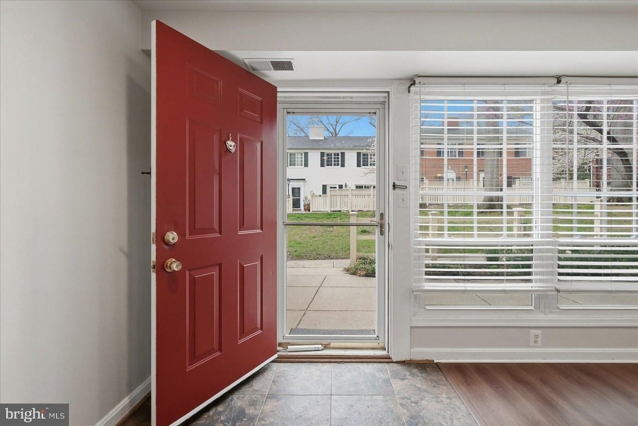 1193 N Van Dorn St - Photo 4 of 29