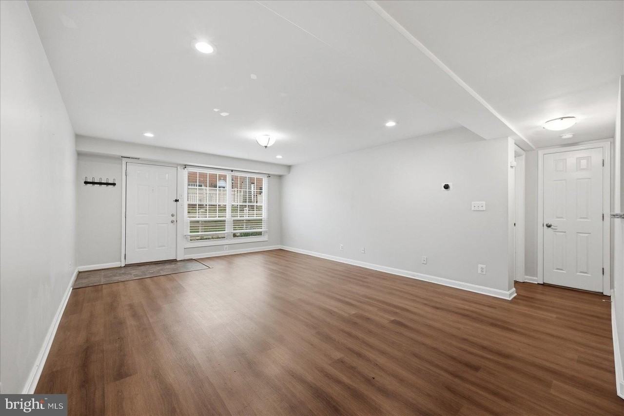 1193 N Van Dorn St - Photo 5 of 29