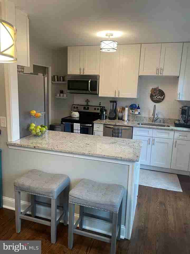 703 Chetworth Pl - Photo 6 of 31