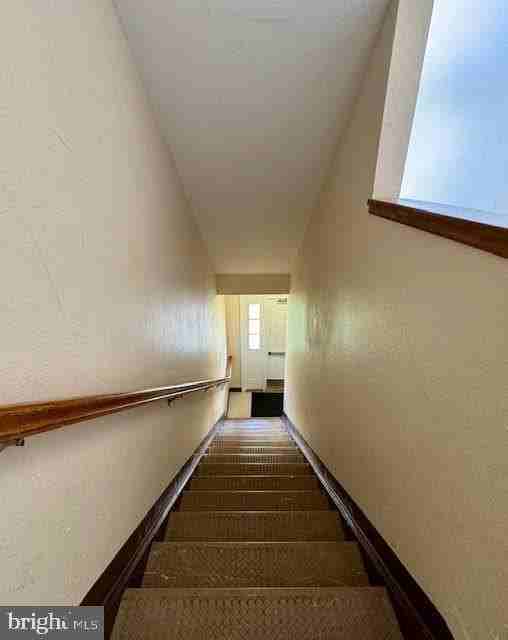 11238 Torrie Way Apt E - Photo 5 of 38