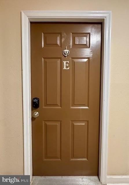 11238 Torrie Way Apt E - Photo 6 of 38