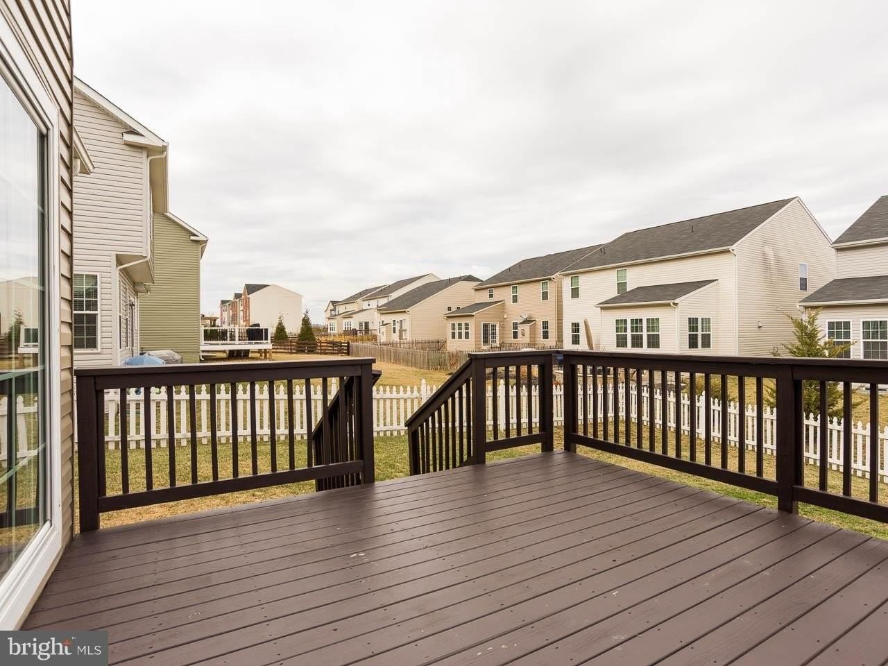 220 Centennial Dr - Photo 3 of 19