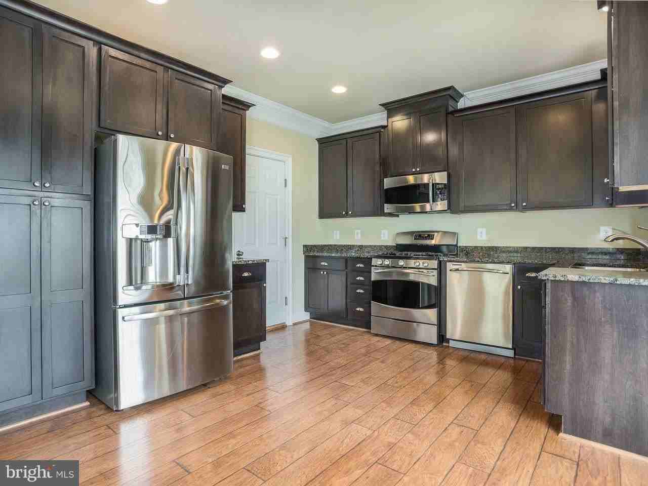 220 Centennial Dr - Photo 4 of 19