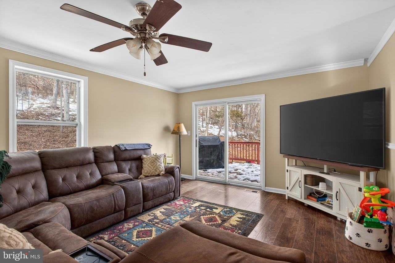 1238 Logger Dr - Photo 4 of 50