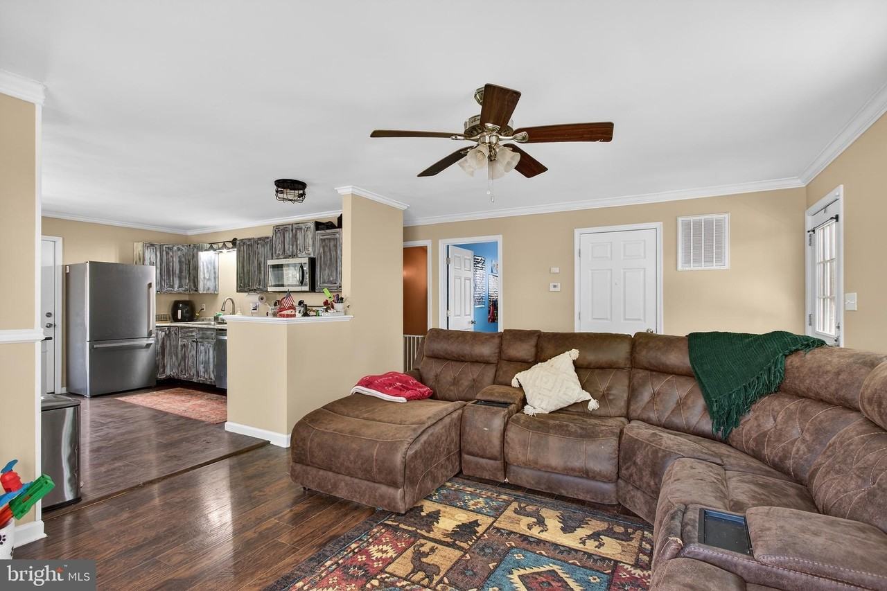 1238 Logger Dr - Photo 5 of 50