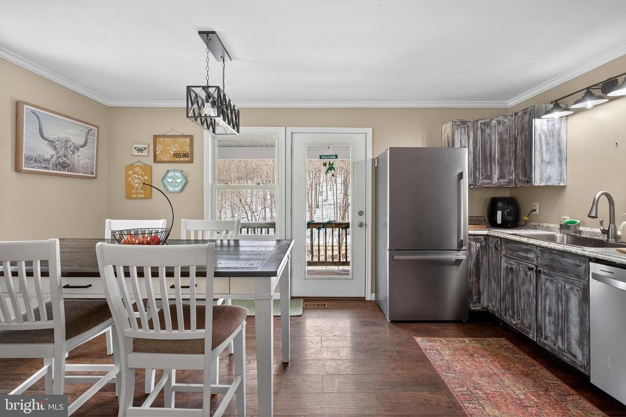 1238 Logger Dr - Photo 7 of 50