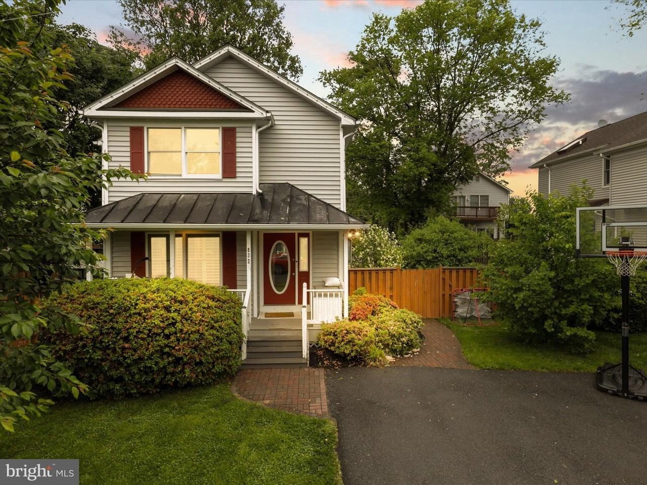 8324 2nd Ave - Photo 2 of 46