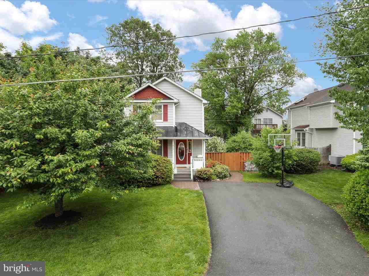 8324 2nd Ave - Photo 4 of 46