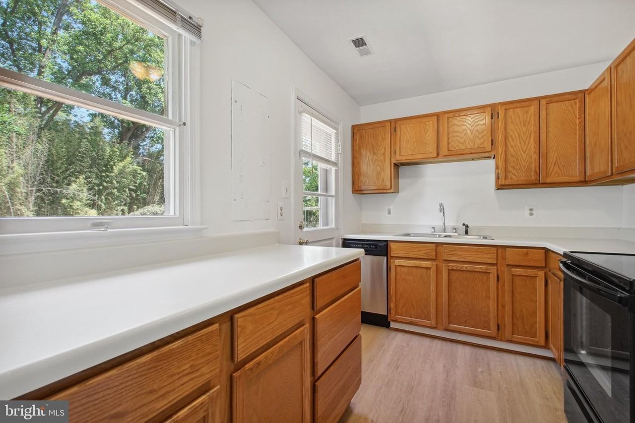 2023 Griffith Rd - Photo 5 of 23