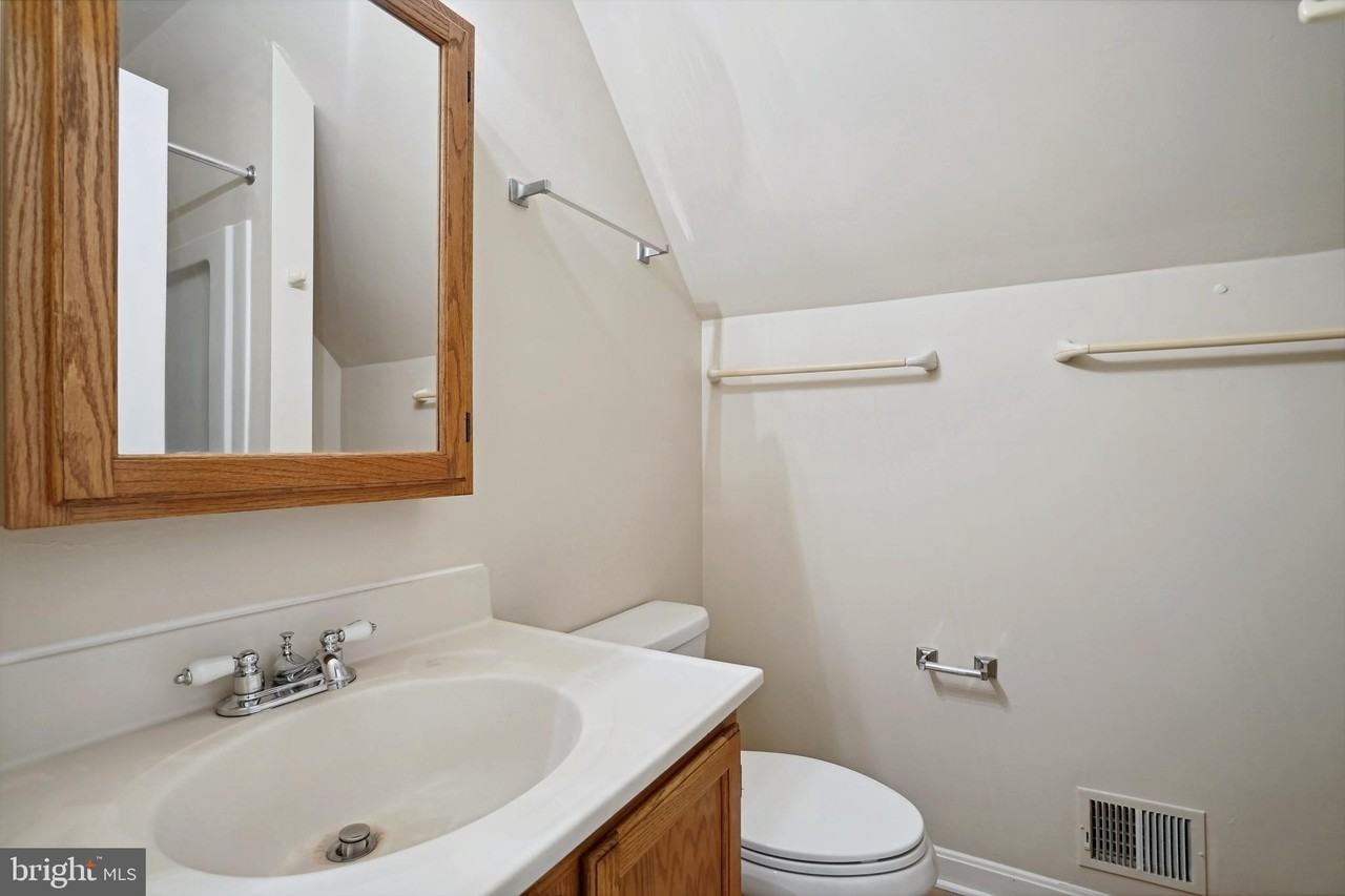 2023 Griffith Rd - Photo 7 of 23