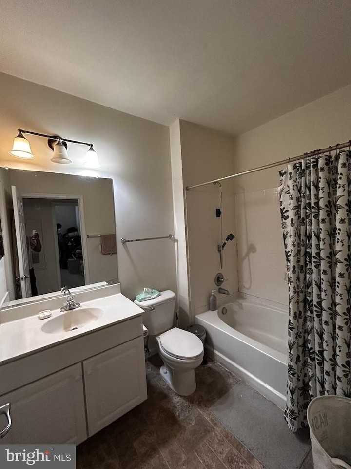 3810 Lightfoot St #206 - Photo 6 of 15